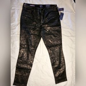 NWT - 🔥🔥🔥 NYDJ Foil Floral Alina Denim Leggings in Black and Gold - Size 14